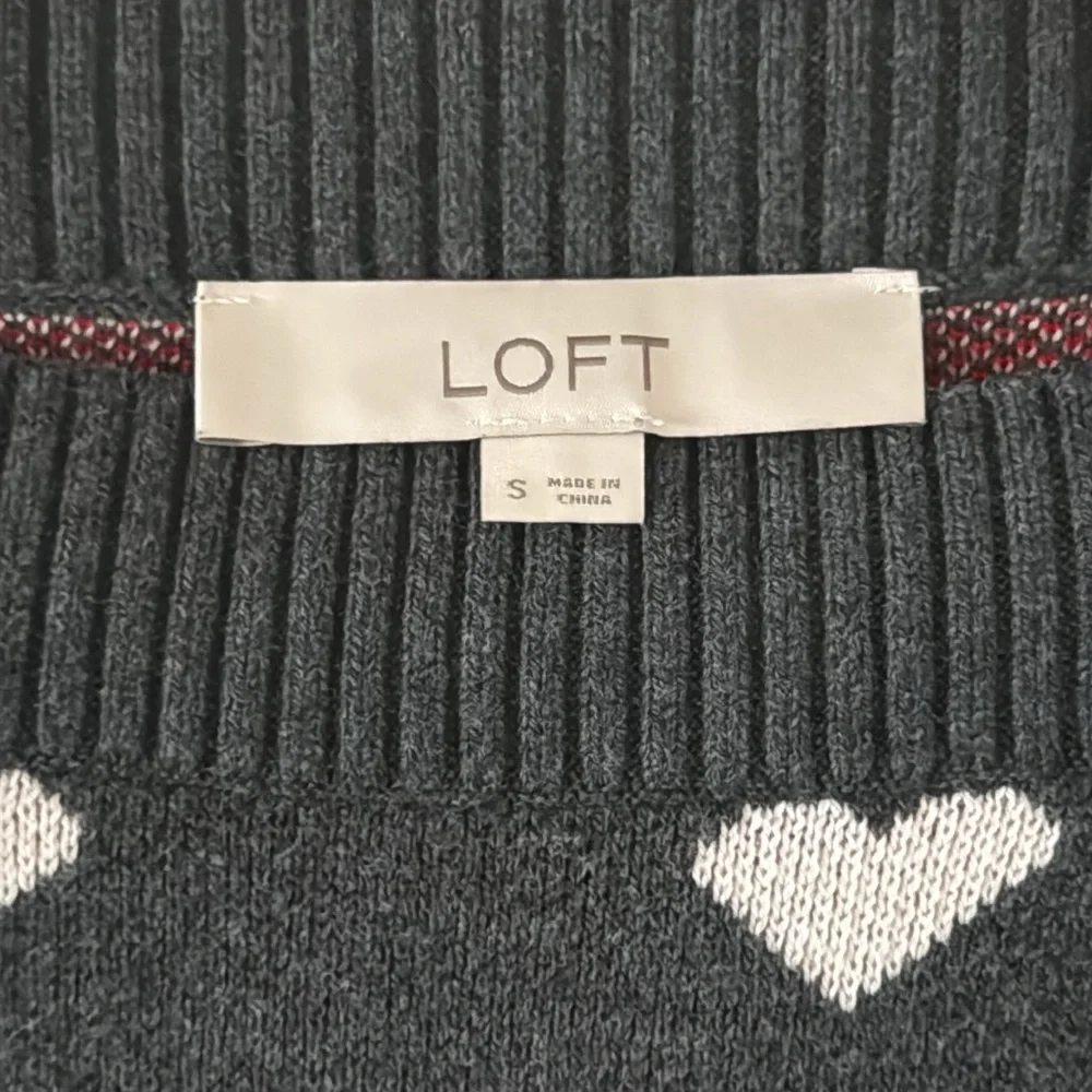 LOFT Heart Boatneck Sweater Size‎ Small Excellent!